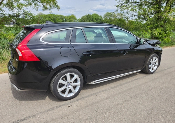 Volvo V60 cena 24800 przebieg: 166000, rok produkcji 2015 z Siedlce małe 67